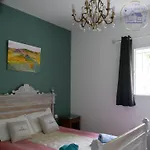 L'Enclos De La Grande Flute בית הארחה 3*